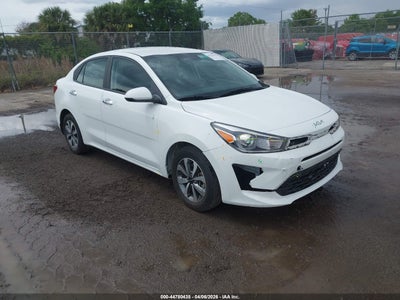 KIA RIO 2023