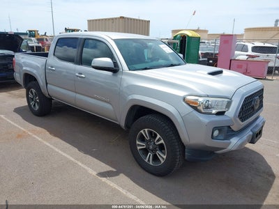 TOYOTA TACOMA 2018