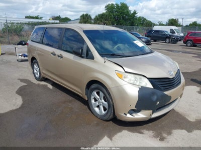 TOYOTA SIENNA 2011