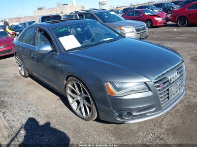 AUDI S8 2013
