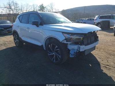 VOLVO XC40 2020