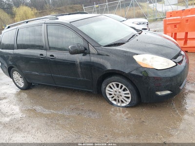 TOYOTA SIENNA 2010