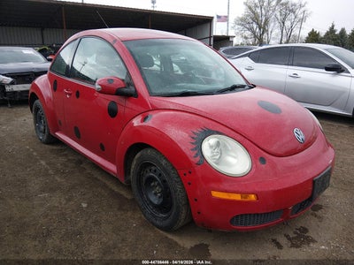 VOLKSWAGEN NEW BEETLE 2010