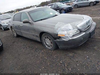 LINCOLN TOWN CAR 2003