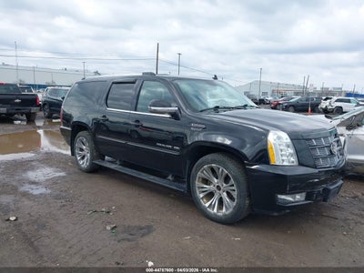 CADILLAC ESCALADE ESV 2013