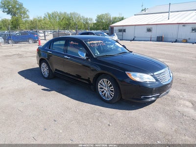 CHRYSLER 200 2013