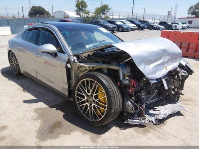 PORSCHE PANAMERA 2021