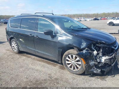 CHRYSLER PACIFICA 2018