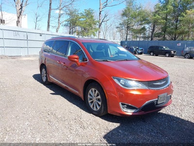 CHRYSLER PACIFICA 2018
