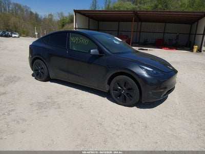 TESLA MODEL Y 2025