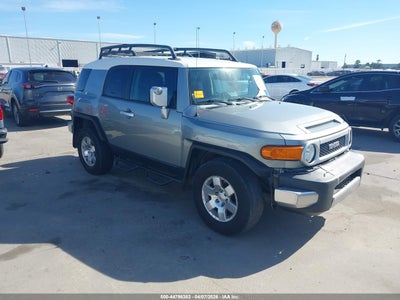 TOYOTA FJ CRUISER 2010