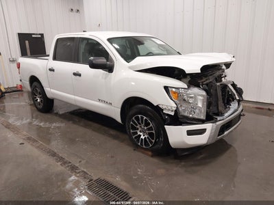 NISSAN TITAN 2024