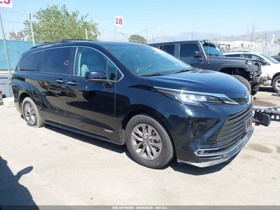 TOYOTA SIENNA 2021