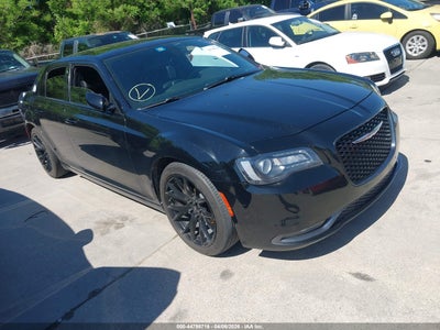 CHRYSLER 300 2019