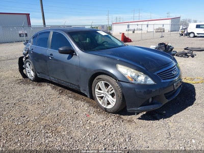 INFINITI JOURNEY 2013