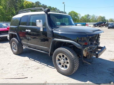 TOYOTA FJ CRUISER 2011