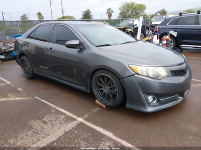TOYOTA CAMRY 2014