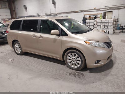 TOYOTA SIENNA 2011
