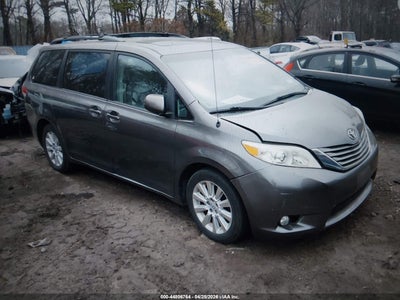 TOYOTA SIENNA 2014