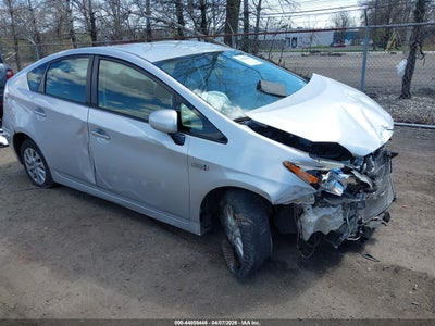 TOYOTA PRIUS PLUG-IN 2014