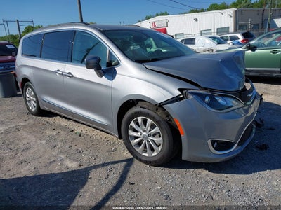 CHRYSLER PACIFICA 2017