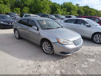 CHRYSLER 200 2013