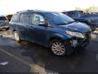 TOYOTA SIENNA 2015