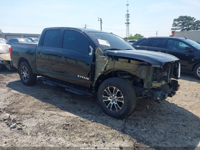 NISSAN TITAN 2021