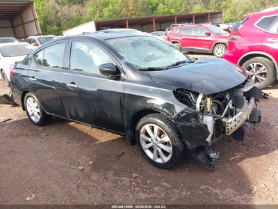 NISSAN VERSA 2017
