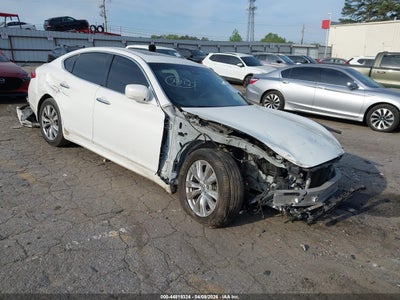 INFINITI M37 2011