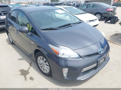 TOYOTA PRIUS PLUG-IN 2014