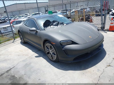 PORSCHE TAYCAN 2022