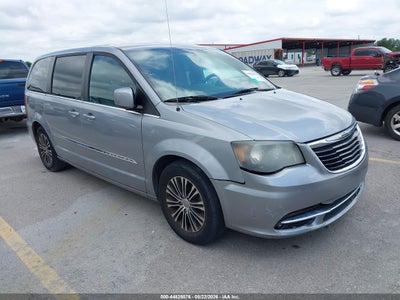 CHRYSLER TOWN & COUNTRY 2014