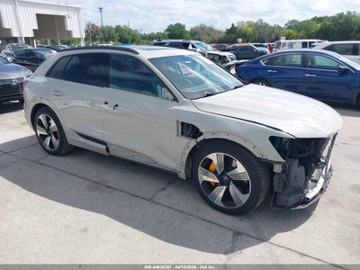 AUDI E-TRON 2022