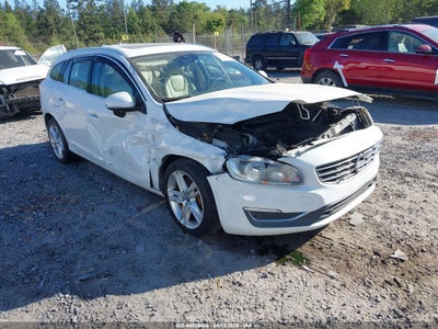 VOLVO V60 2015
