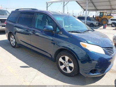 TOYOTA SIENNA 2011