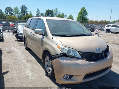TOYOTA SIENNA 2011