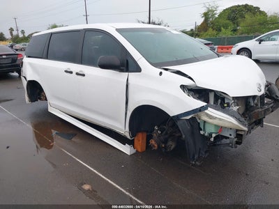 TOYOTA SIENNA 2013