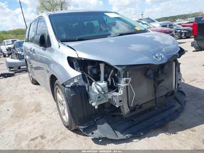 TOYOTA SIENNA 2013