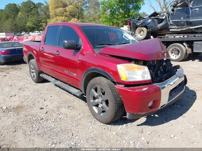 NISSAN TITAN 2015