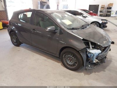 TOYOTA PRIUS C 2016