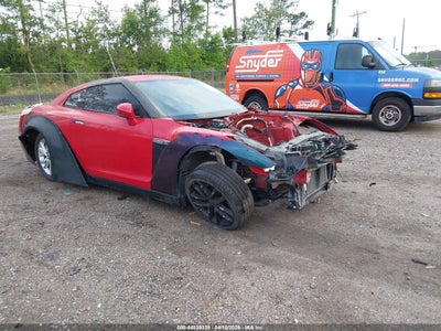 NISSAN GT-R 2010