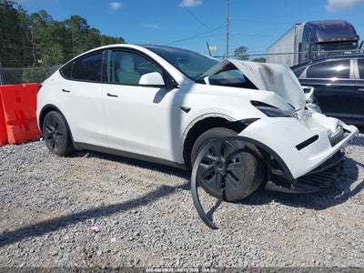 TESLA MODEL Y 2025