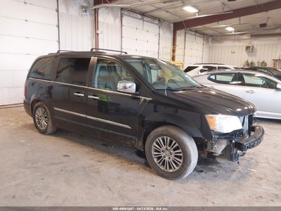 CHRYSLER TOWN & COUNTRY 2014