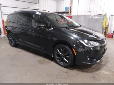 CHRYSLER PACIFICA 2018
