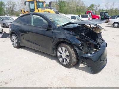 TESLA MODEL Y 2024