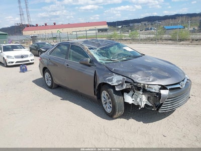 TOYOTA CAMRY 2015