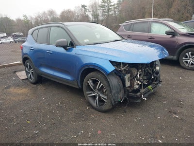 VOLVO XC40 2019