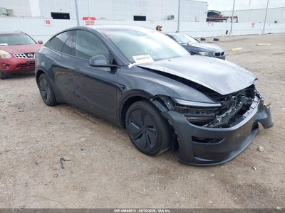 TESLA MODEL Y 2026