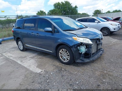 TOYOTA SIENNA 2015